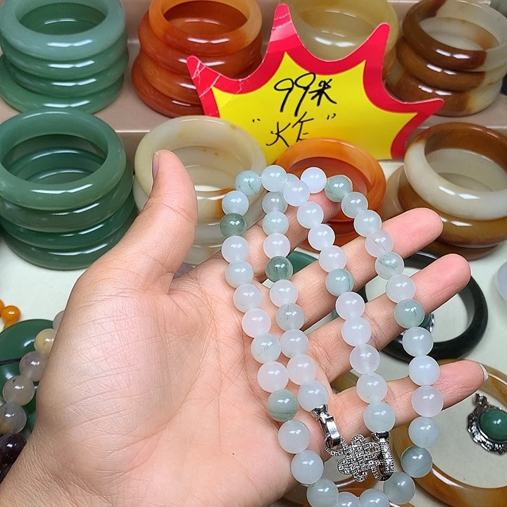 未镶嵌手镯石英质玉