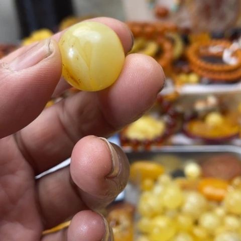 手串琥珀未镶嵌吊坠