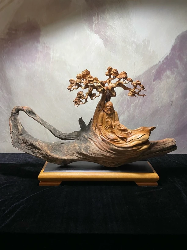 名称：达摩悟道 材质：崖柏，带金丝 尺寸：长74宽18高51