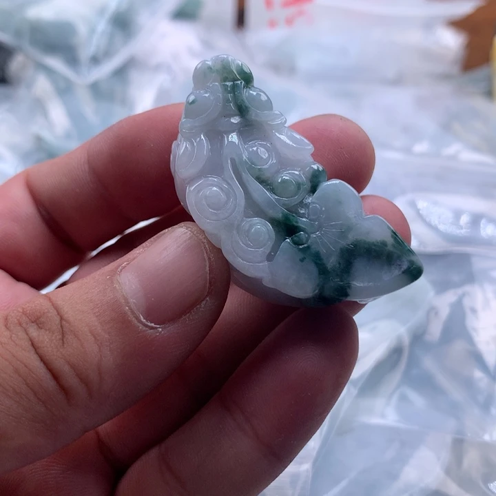 翡翠未镶嵌颈饰保真天然a货翡翠