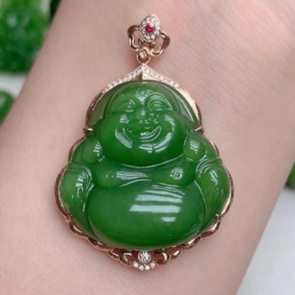 18k扣头镶嵌碧玉佛公吊坠