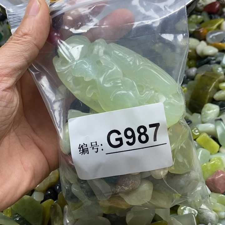蛇纹石玉鱼缸石未镶嵌