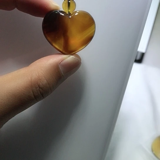 未镶嵌颈饰琥珀爱心