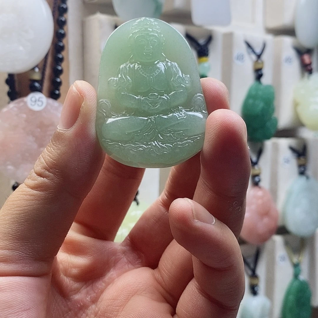 石英质玉未镶嵌颈饰