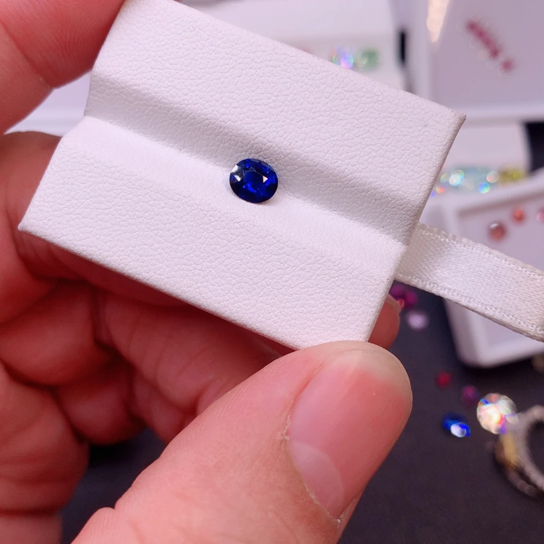 裸石蓝宝石0.68ct 无烧皇家蓝蓝宝石