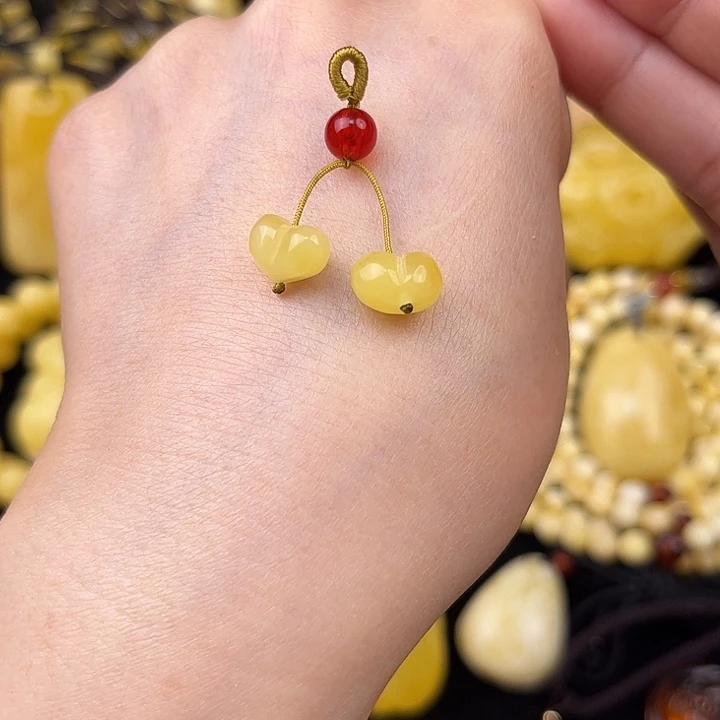 琥珀未镶嵌颈饰琥珀，