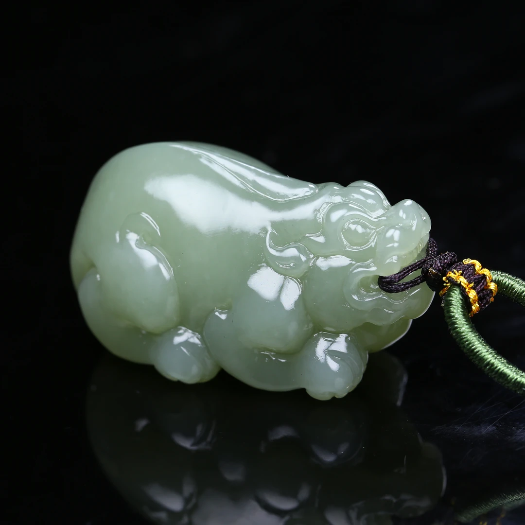 0103033和田玉貔貅吊坠