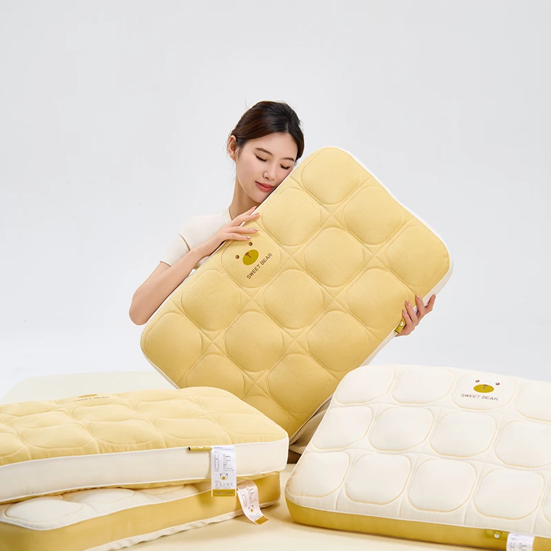 小熊豆乳面包枕头乳胶片填充枕芯家用睡眠枕柔软亲肤护颈睡觉好物