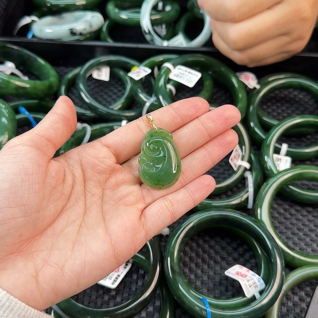 和田玉银S925镶嵌颈饰如意牌吊坠