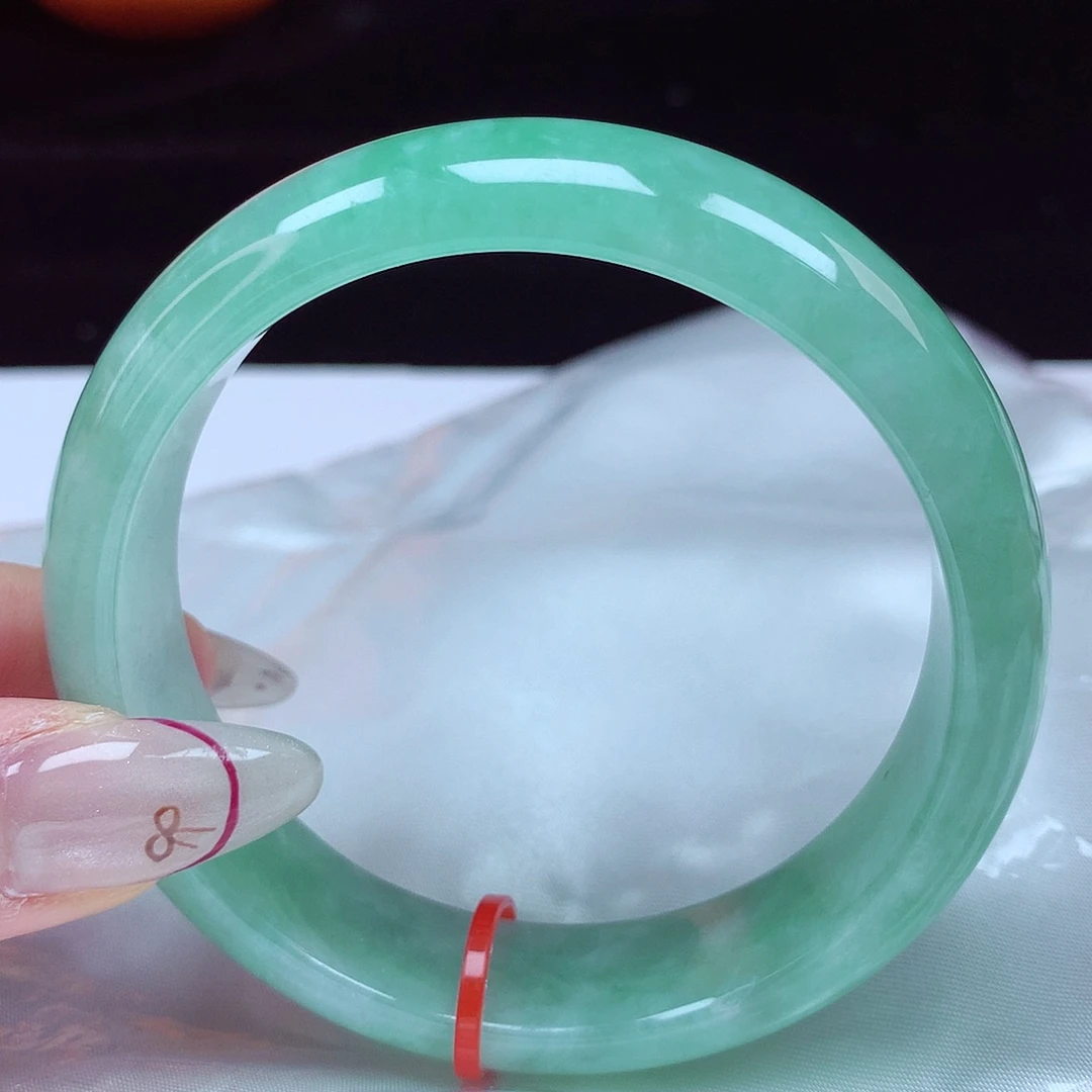 翡翠手镯未镶嵌59圈