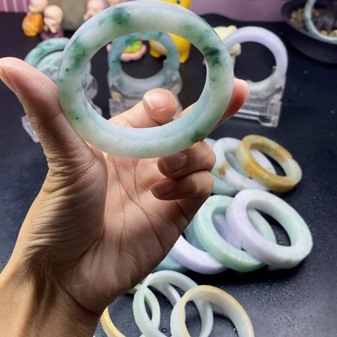 定制翡翠未镶嵌手镯定制