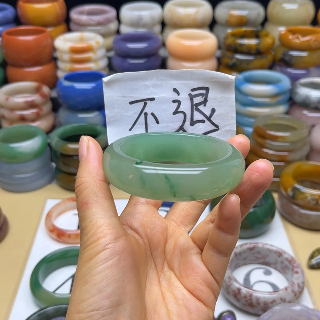 石英质玉未镶嵌手镯