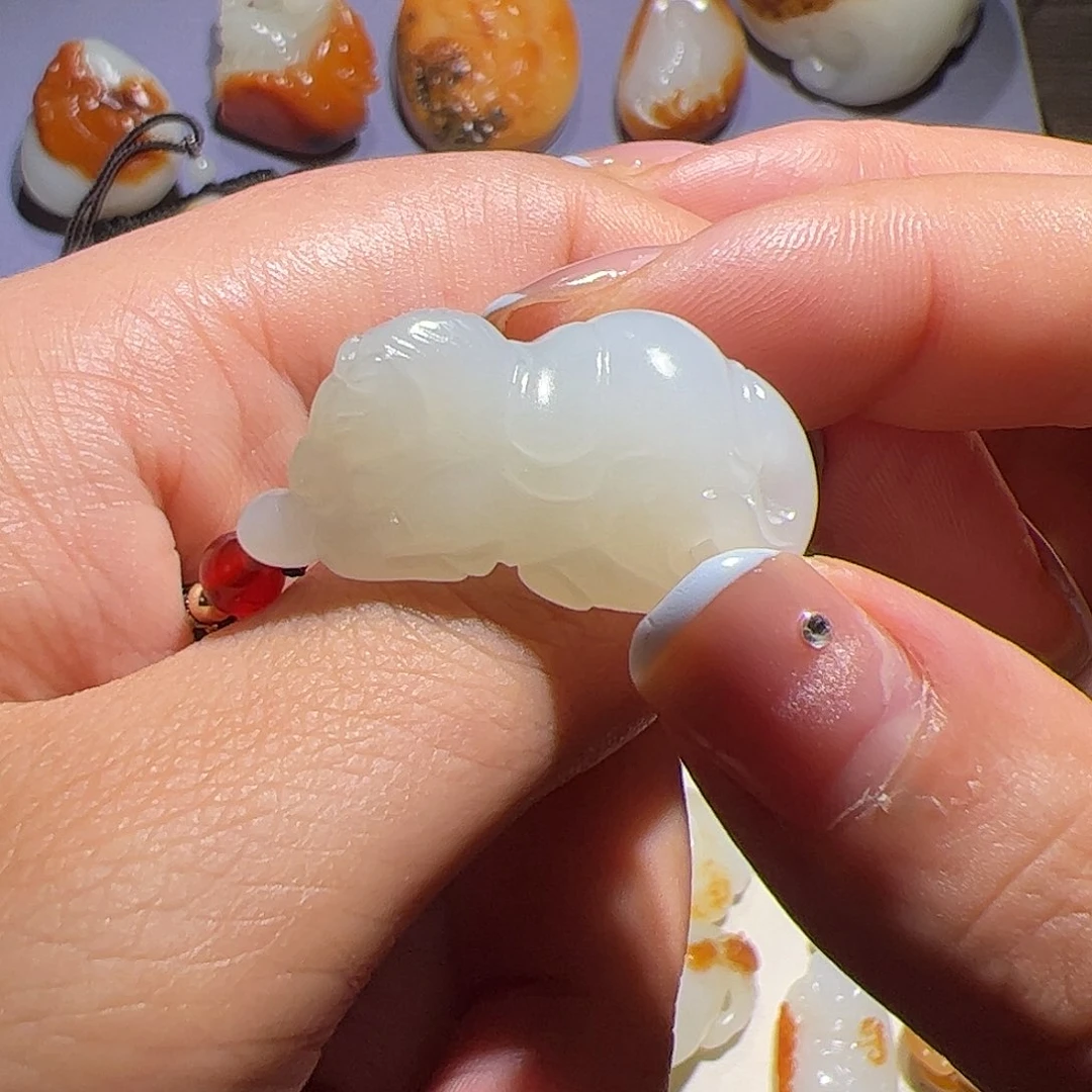 和田玉未镶嵌车挂