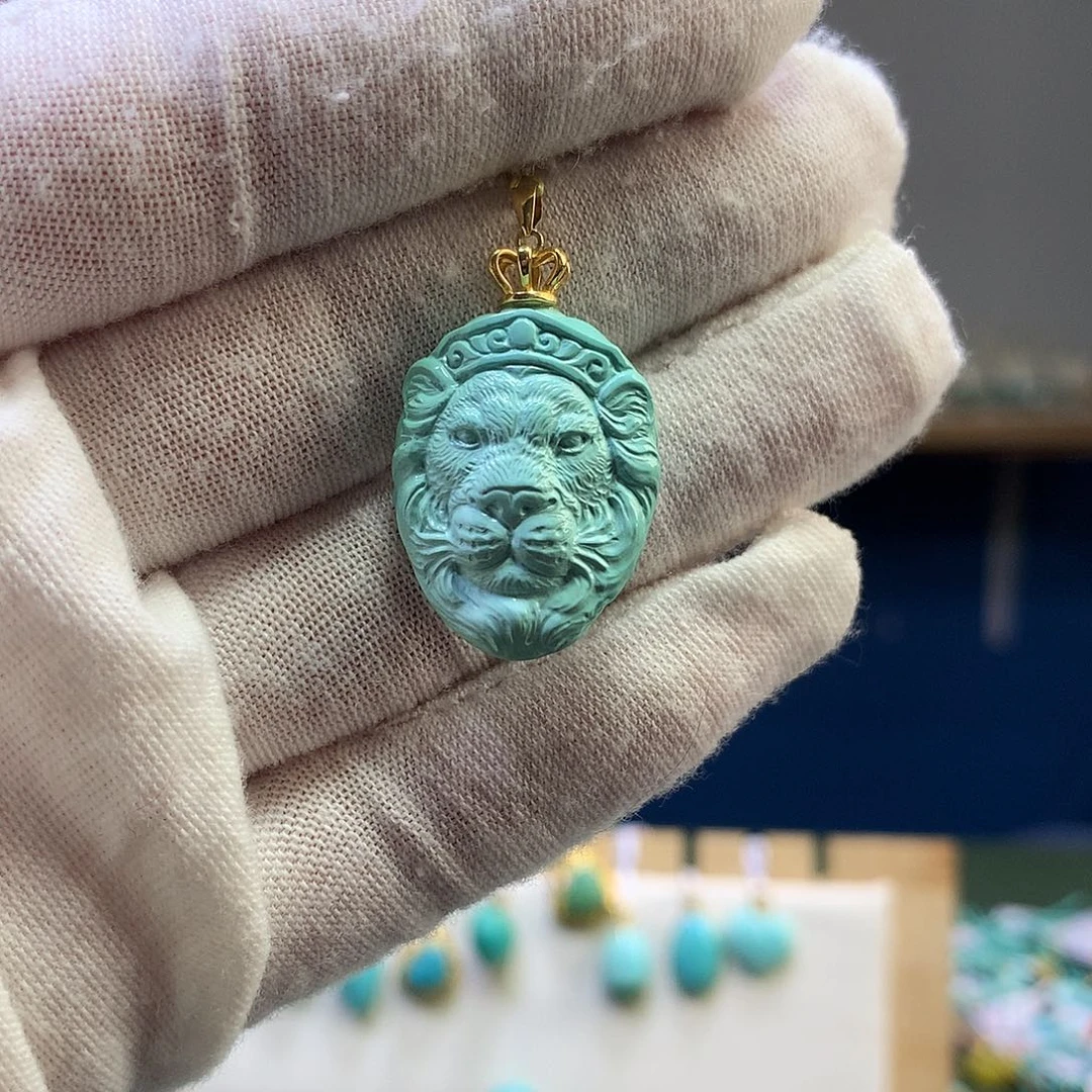 绿松石吊坠18K金镶嵌