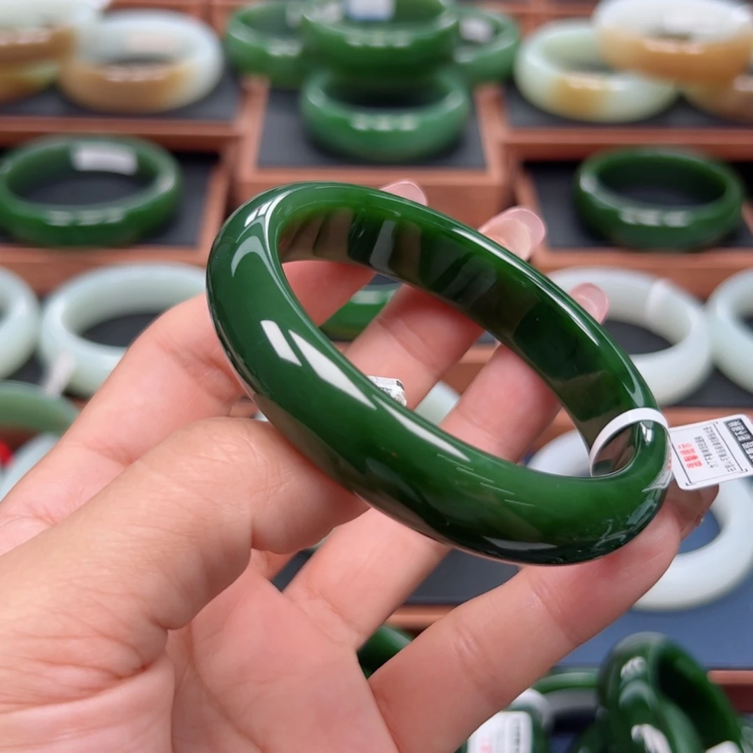 未镶嵌手镯和田玉（碧玉）