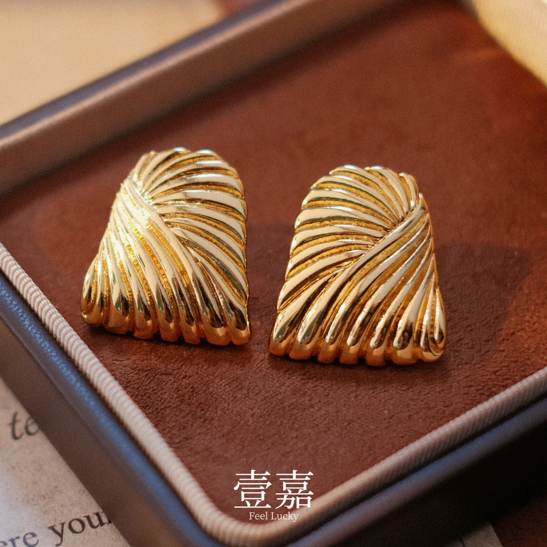 黄铜耳饰 壹嘉 黄铜耳饰 法式简约大气轻奢极简风海浪纹耳钉MY07