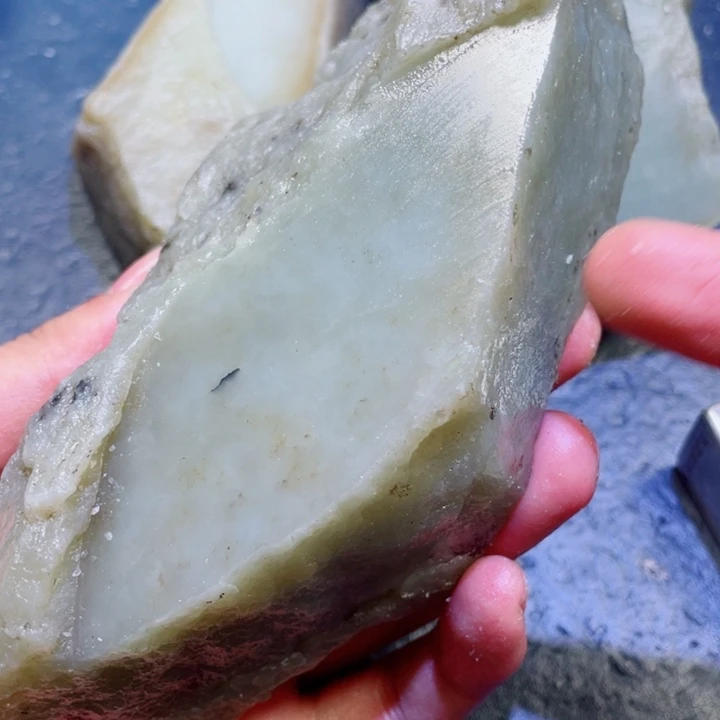 和田玉未镶嵌珠宝半成品