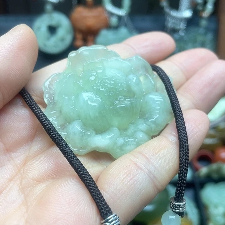 未镶嵌蛇纹石玉颈饰