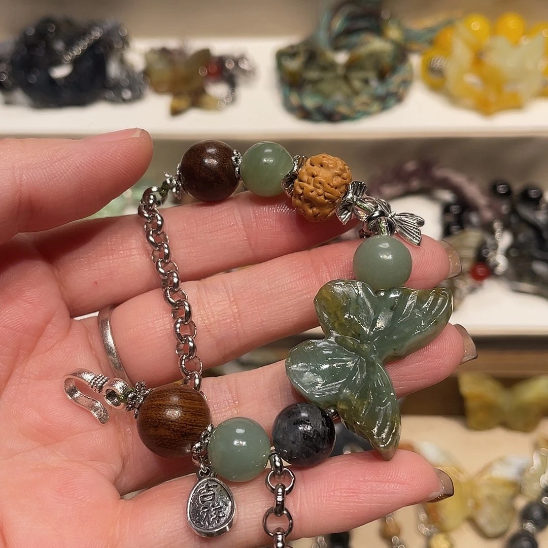 蛇纹石玉合金颈饰