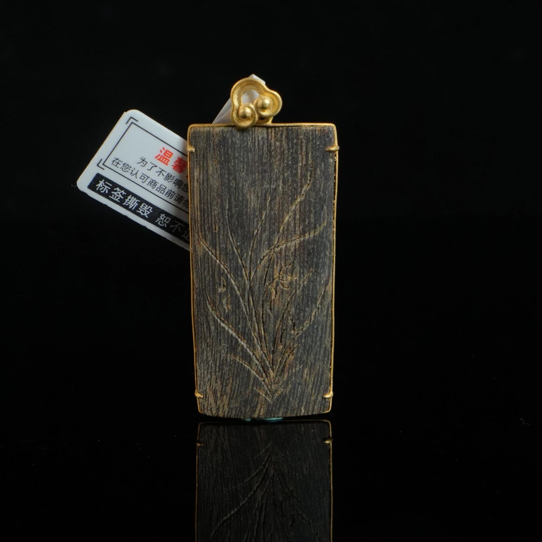 DY-C1039 越南芽庄绿奇楠沉水吊坠 4.5x2.1x0.3cm  3.5g