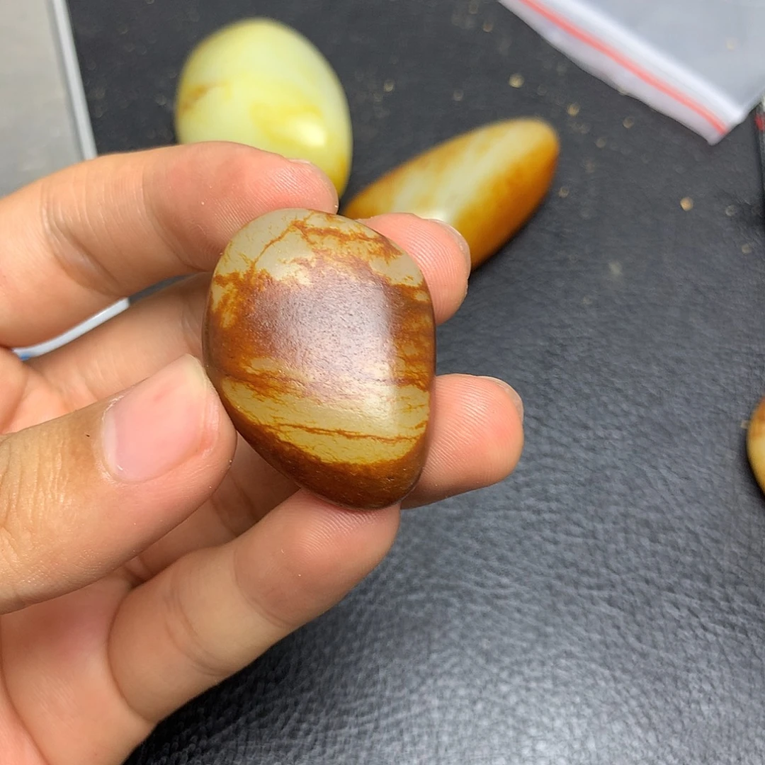 青***房未镶嵌和田玉挂件