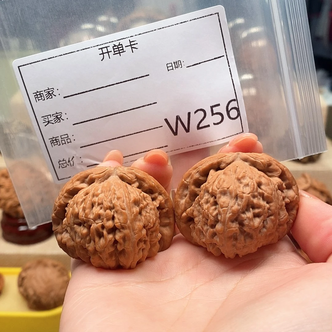 股***来文玩核桃吊坠精品课程的教学与研究工作