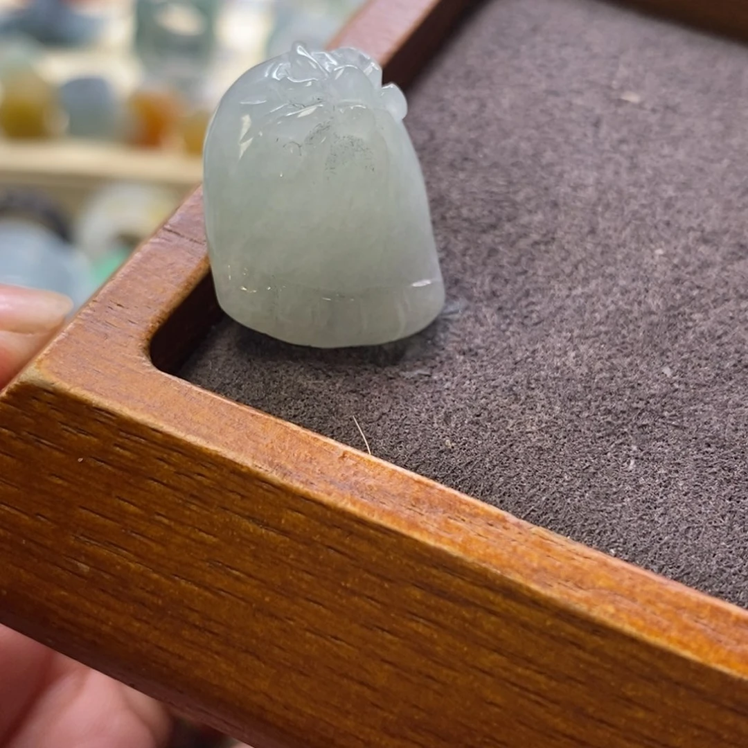 翡翠未镶嵌吊坠(不含链)翡翠吊坠