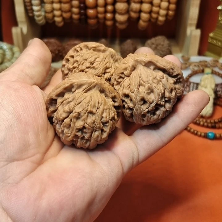 文玩核桃吊坠红锦鲤