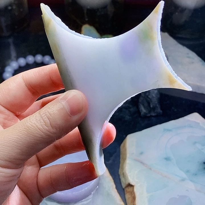 翡翠未镶嵌颈饰毛料54