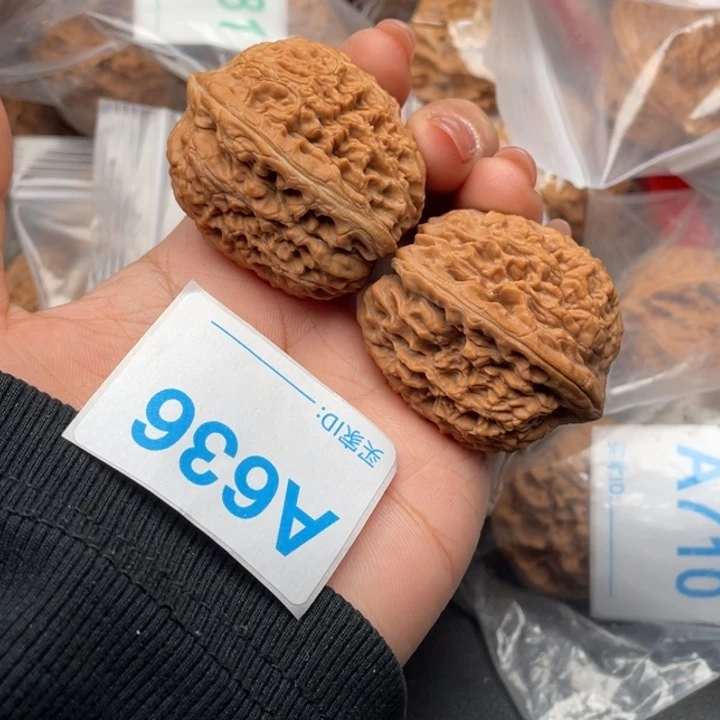 文玩核桃吊坠核桃