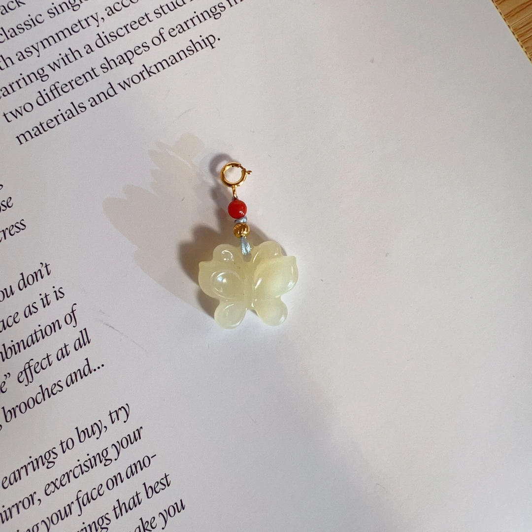 S925银天然和田玉黄口蝴蝶吊坠万能扣多样性发一