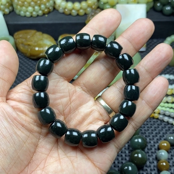 和田玉未镶嵌手串