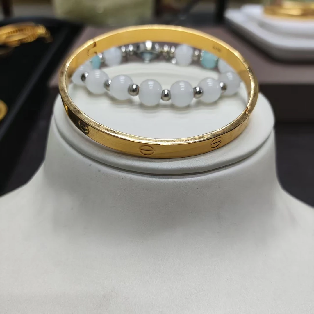 大C总好物-男女同款卡家卡扣手镯a44DY