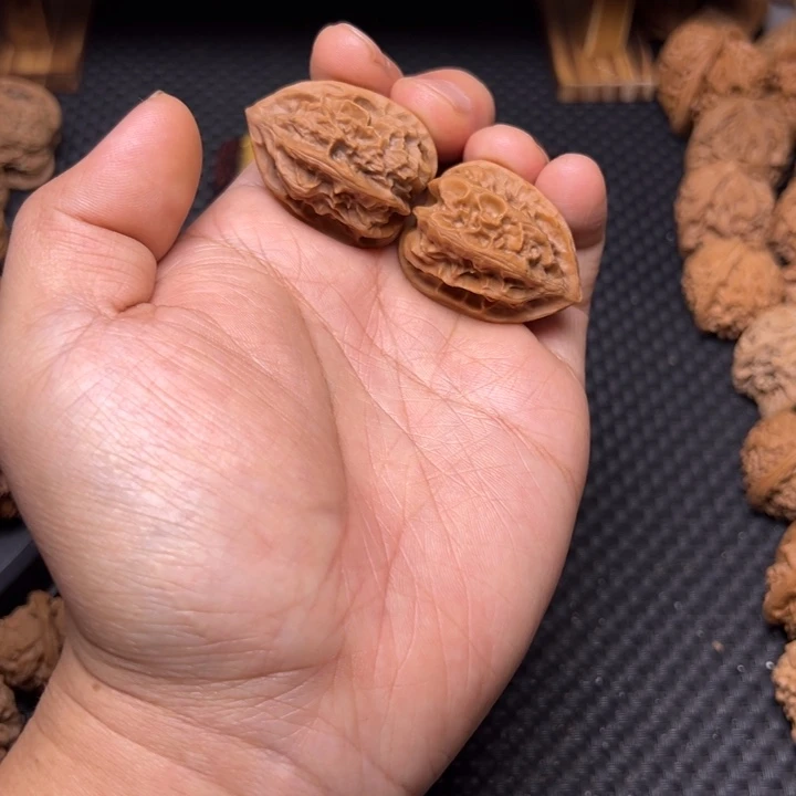 吊坠文玩核桃龙骨鸡心