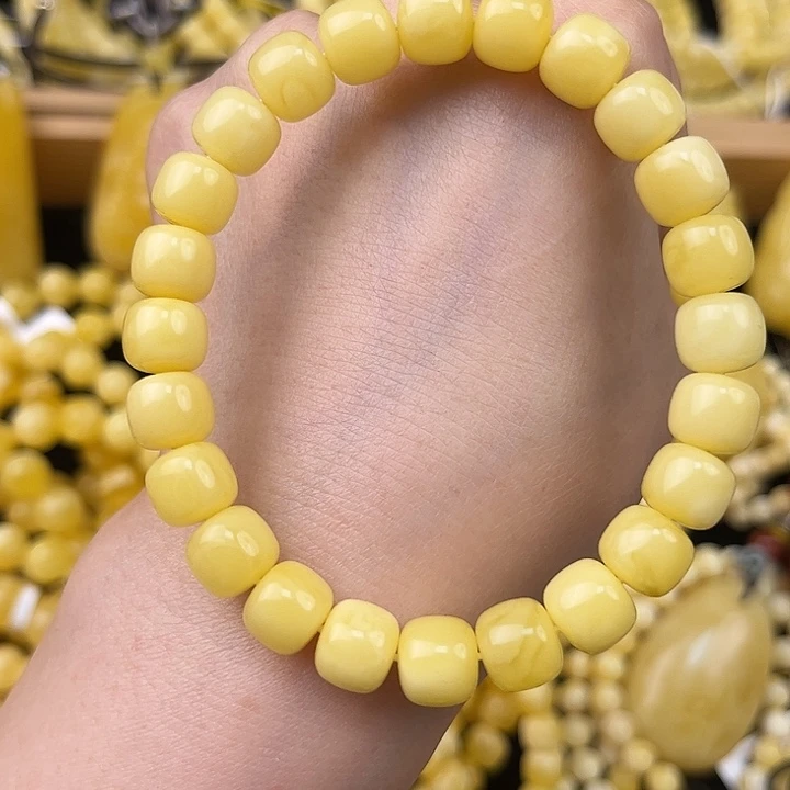 琥珀未镶嵌颈饰琥珀