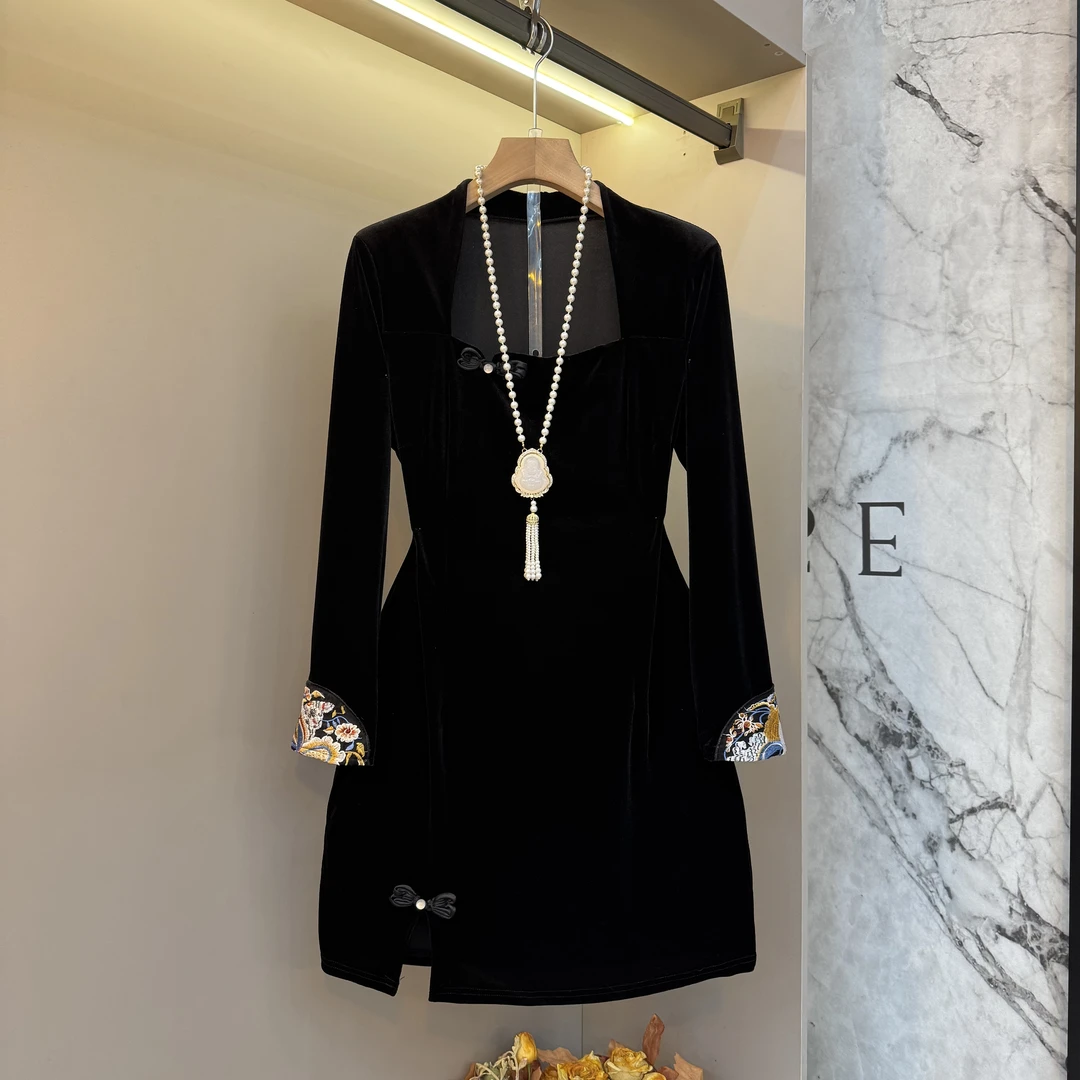 2025时尚欧货轻熟气质新中式别致设计感微胖显瘦大码连衣裙9978