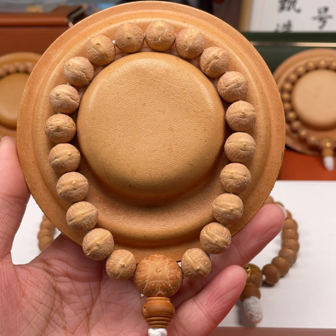 凤眼菩提手串孙****?凤眼菩提12-12.4镶嵌不退不换