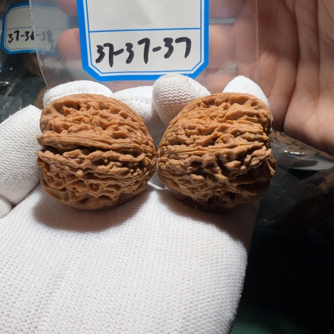 吊坠文玩核桃南疆球蝴蝶043