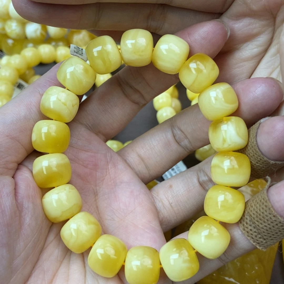 未镶嵌琥珀珠宝奇石