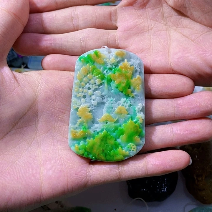 未镶嵌定制翡翠淡**生翡翠