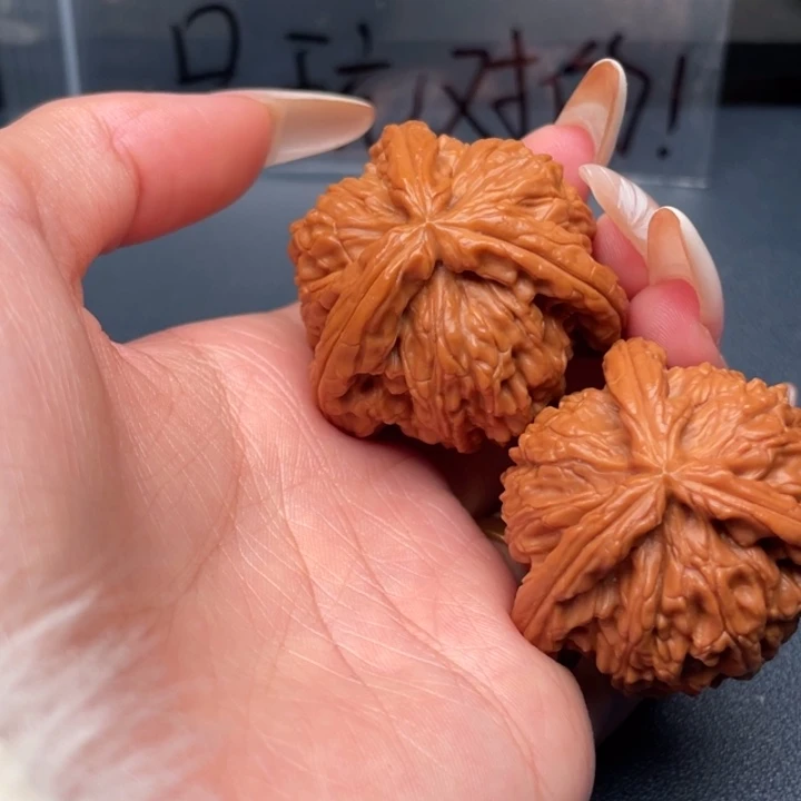 赤***房吊坠文玩核桃白狮子