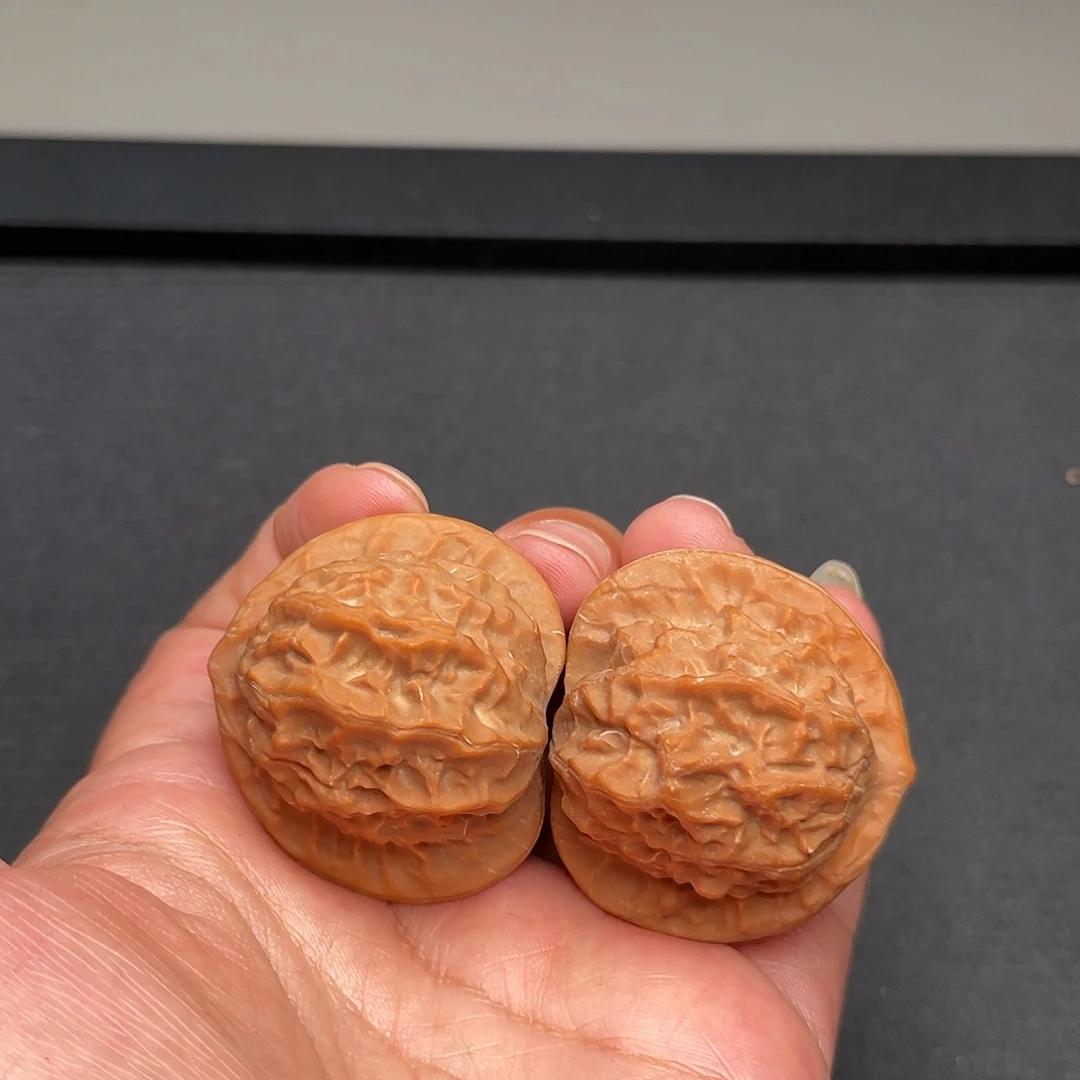 把件猴头核桃38×38全品头茬瓷娃娃XM3495