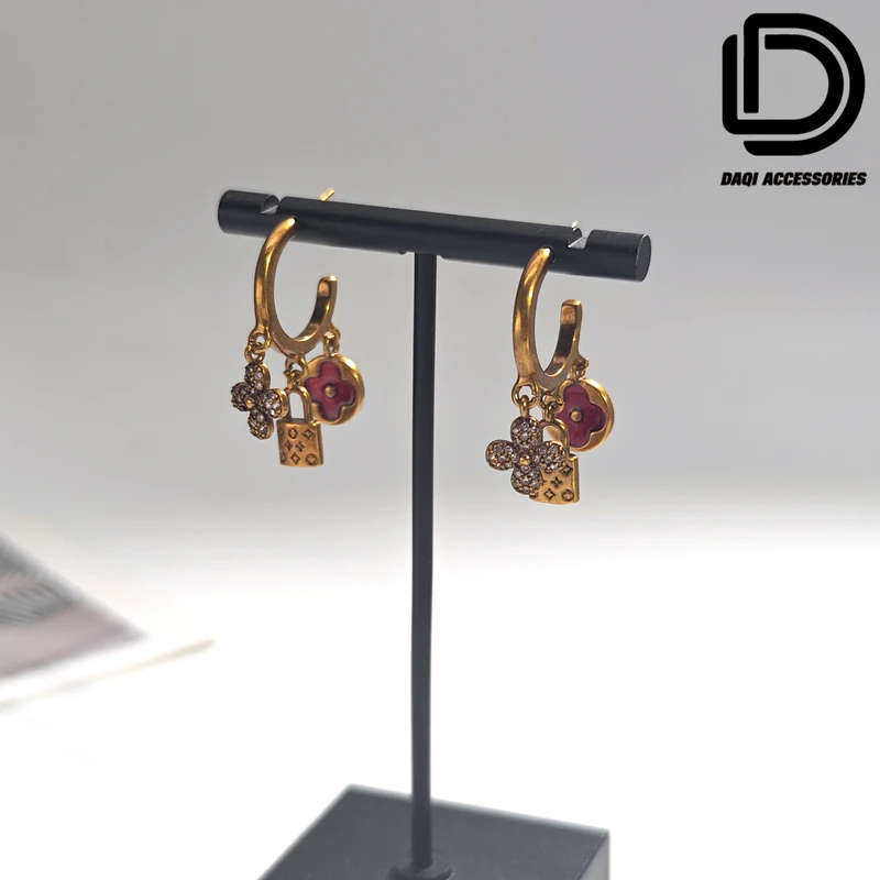 铜合金合成锆石耳饰 05106大淇原创复古小众甜酷风四叶花小锁耳钉