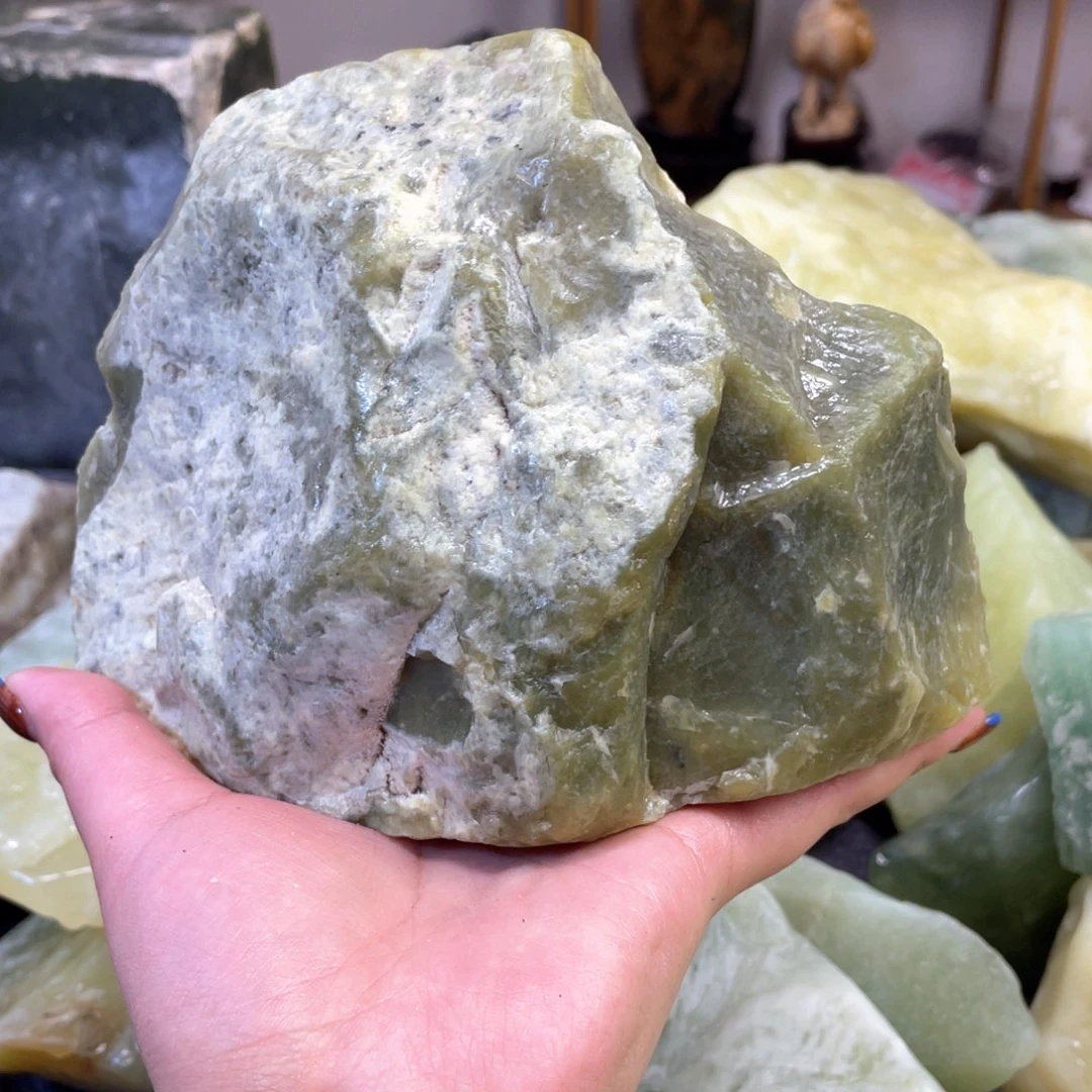 蛇纹石玉未镶嵌中国四大名玉简易