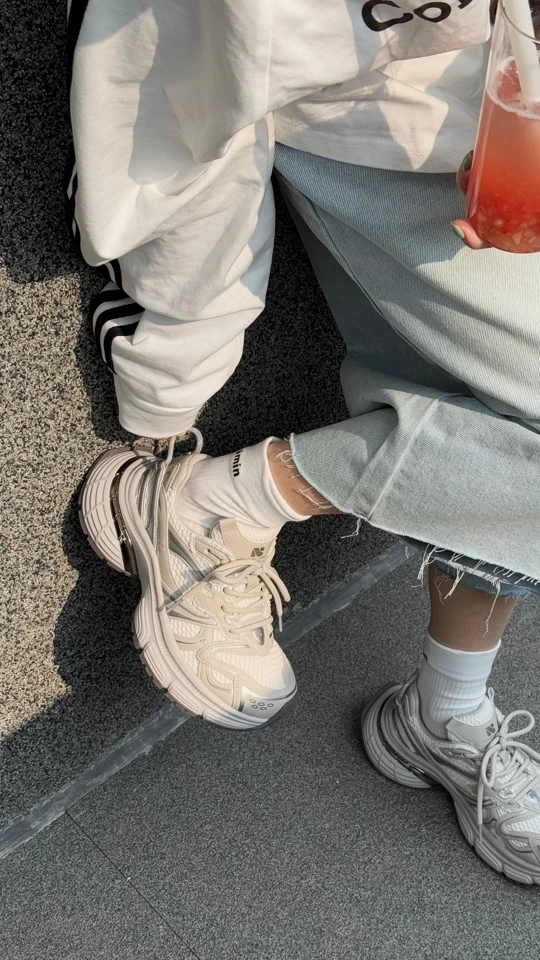 2025春季休闲新款老爹鞋ins超软潮鞋新品网面白色厚底潮流