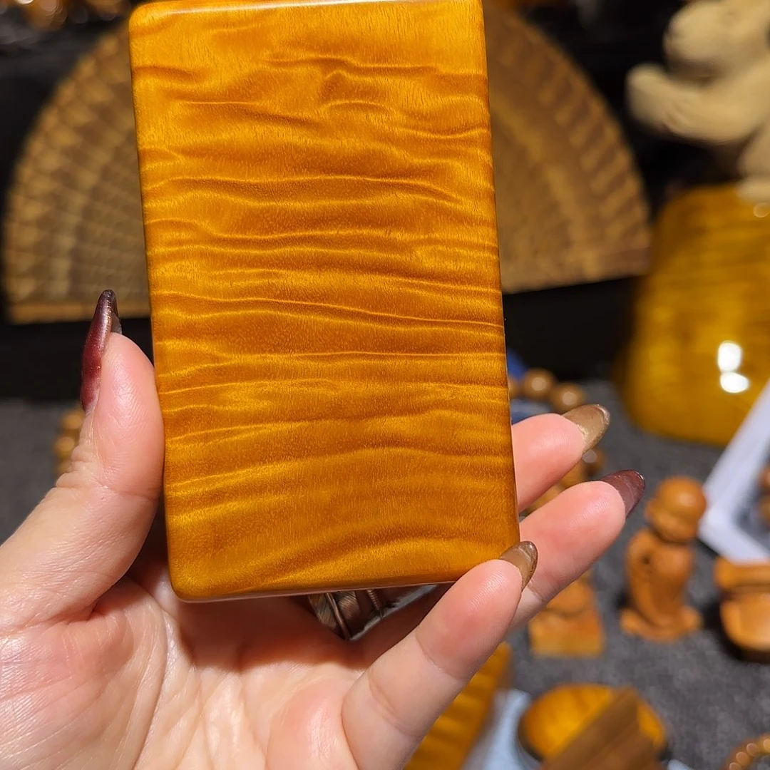 金丝楠龙*。金丝楠木手把件