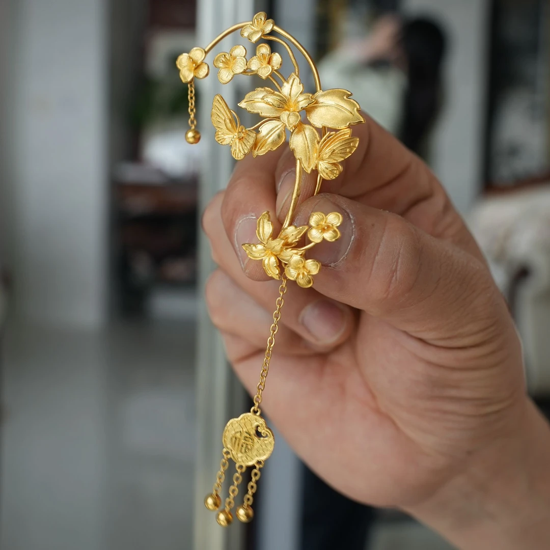 鳳喆錾刻镂空精品工艺设计师款花花蝴蝶耳挂足金