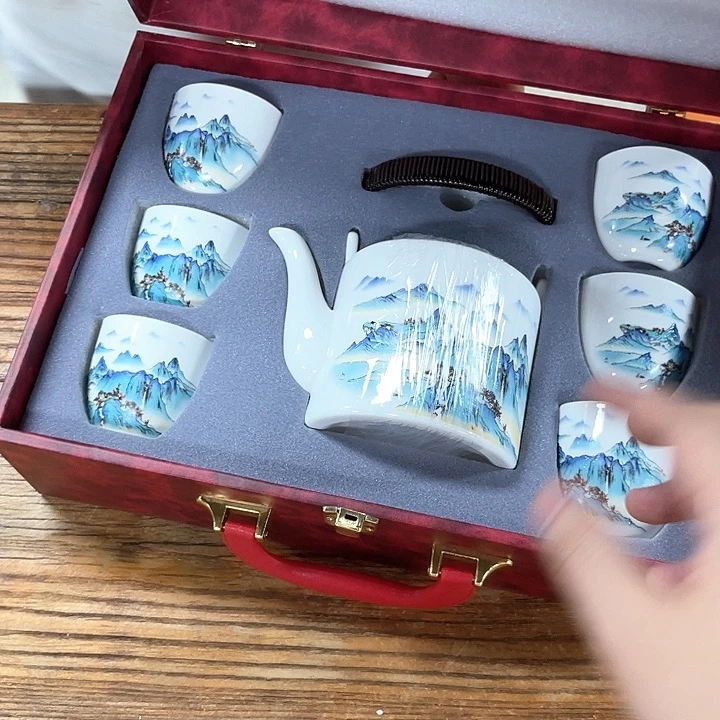 孤品茶具套装等。