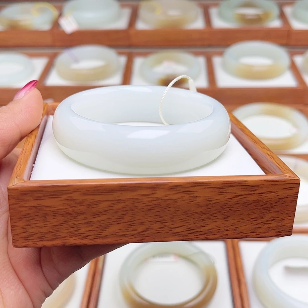 和田玉手镯未镶嵌55