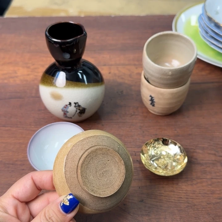 一个陶瓷物件哈哈哈哈